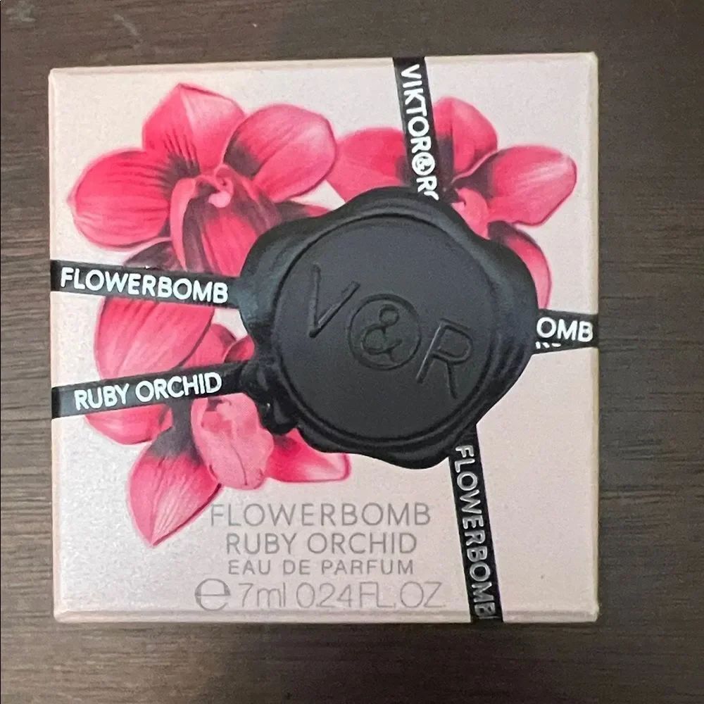 NIB .24 Fl Oz Viktor & Rolf Flowerbomb Ruby Orchid Parfum